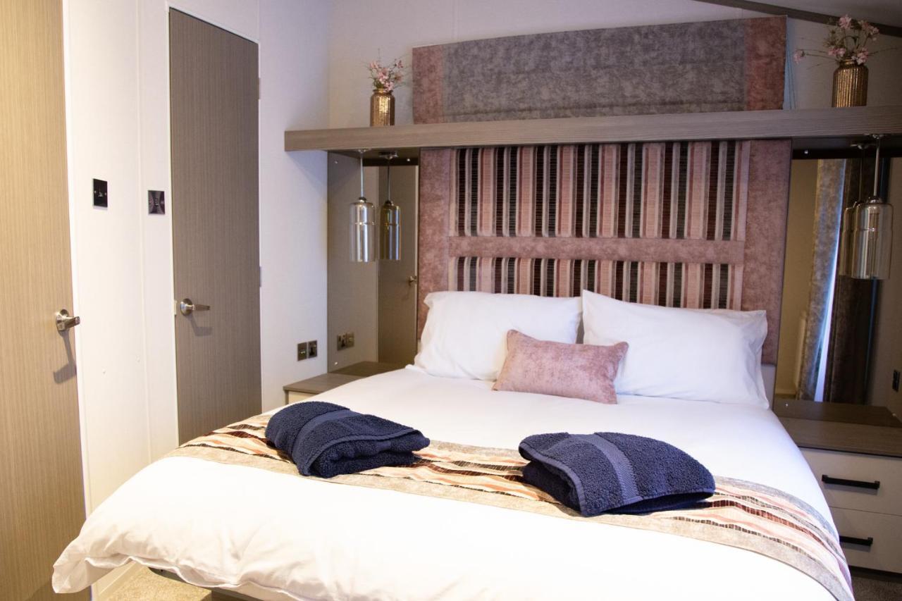 Atlas Ovation Lodge Охтерардър Екстериор снимка