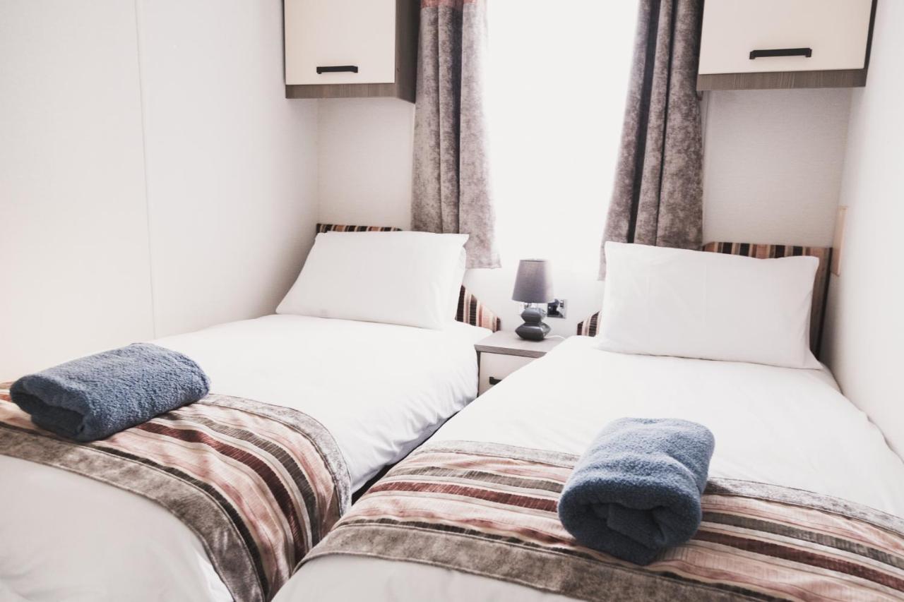 Atlas Ovation Lodge Охтерардър Екстериор снимка